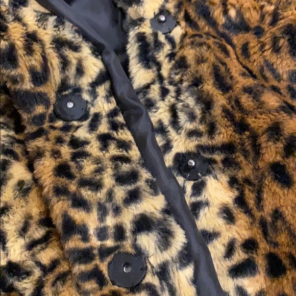 DONATED! 🤎 NWOT Forever 21 Faux Fur Leopard Coat - Picture 3 of 4